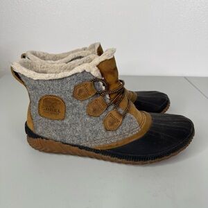 Sorel Ankle Boots in Gray and Brown